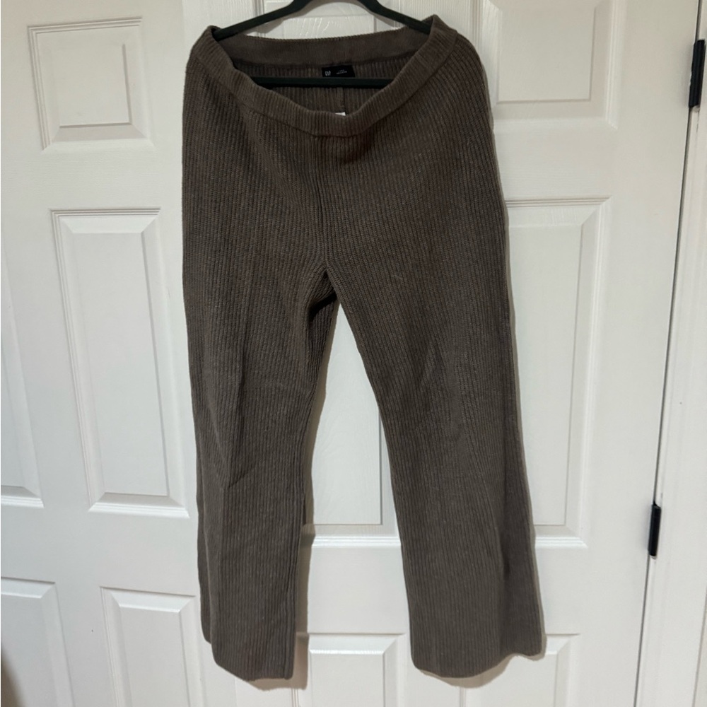 GAP womens Corduroy Ribbed Pants in Brown